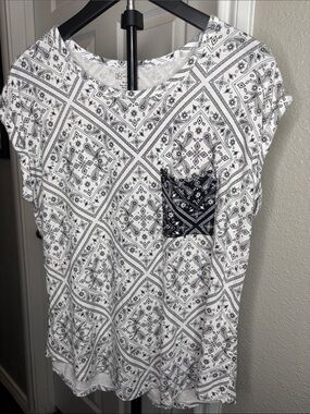 No Boundaries Black and White Bandana Print Tee